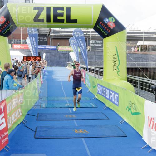 10.08.2025 - GEWOBA Citytriathlon Bremen H.Heesch http://msf.ph/oto/8551908 10.08.2025 11:06:16 Ziel 391 meine-sportfotos.de