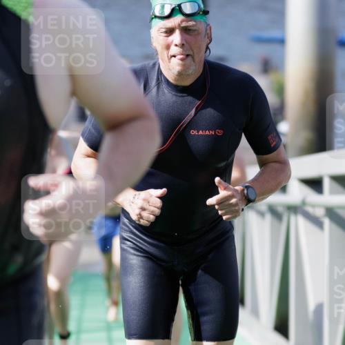 10.08.2025 - GEWOBA Citytriathlon Bremen H.Heesch http://msf.ph/oto/8552108 10.08.2025 10:27:25 Schwimmen 31, 51, 59, 61, 93, 185, 247 meine-sportfotos.de