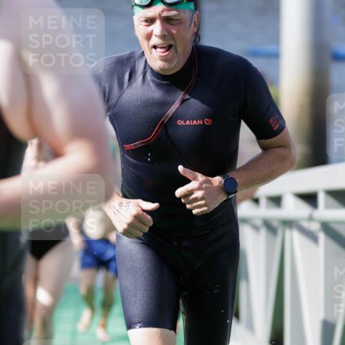 10.08.2025 - GEWOBA Citytriathlon Bremen H.Heesch http://msf.ph/oto/8552114 10.08.2025 10:27:26 Schwimmen 31, 51, 59, 61, 185, 247 meine-sportfotos.de