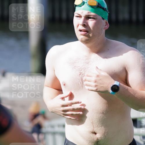 10.08.2025 - GEWOBA Citytriathlon Bremen H.Heesch http://msf.ph/oto/8552132 10.08.2025 10:27:28 Schwimmen 31, 51, 59, 61, 135, 185, 247 meine-sportfotos.de