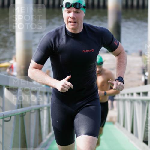 10.08.2025 - GEWOBA Citytriathlon Bremen H.Heesch http://msf.ph/oto/8552175 10.08.2025 10:27:33 Schwimmen 23, 31, 51, 59, 135, 185, 209 meine-sportfotos.de