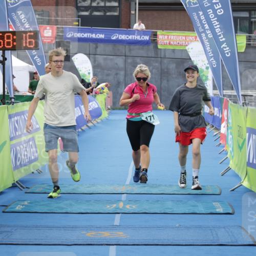 10.08.2025 - GEWOBA Citytriathlon Bremen H.Heesch http://msf.ph/oto/8552330 10.08.2025 12:01:58 Ziel 171 meine-sportfotos.de