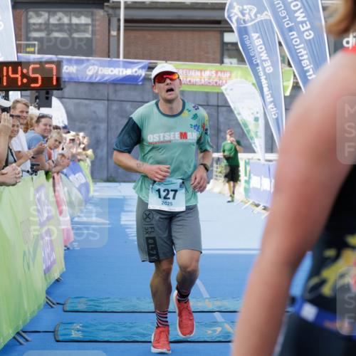 10.08.2025 - GEWOBA Citytriathlon Bremen H.Heesch http://msf.ph/oto/8552337 10.08.2025 11:18:39 Ziel 105, 127, 412 meine-sportfotos.de