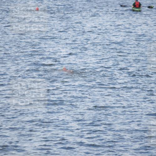 10.08.2025 - GEWOBA Citytriathlon Bremen H.Heesch http://msf.ph/oto/8552482 10.08.2025 12:14:11 Ziel  meine-sportfotos.de