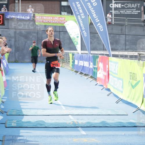 10.08.2025 - GEWOBA Citytriathlon Bremen H.Heesch http://msf.ph/oto/8552623 10.08.2025 13:22:18 Ziel 558 meine-sportfotos.de
