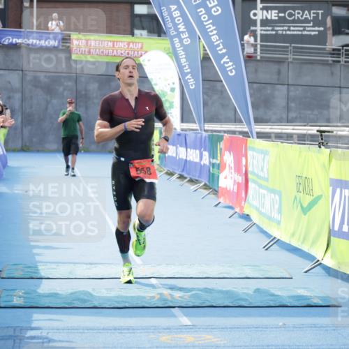 10.08.2025 - GEWOBA Citytriathlon Bremen H.Heesch http://msf.ph/oto/8552634 10.08.2025 13:22:19 Ziel 558 meine-sportfotos.de