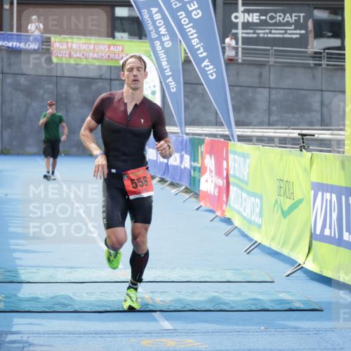10.08.2025 - GEWOBA Citytriathlon Bremen H.Heesch http://msf.ph/oto/8552641 10.08.2025 13:22:19 Ziel 558 meine-sportfotos.de