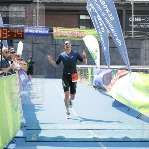 10.08.2025 - GEWOBA Citytriathlon Bremen H.Heesch http://msf.ph/oto/8552774 10.08.2025 13:33:17 Ziel 612 meine-sportfotos.de