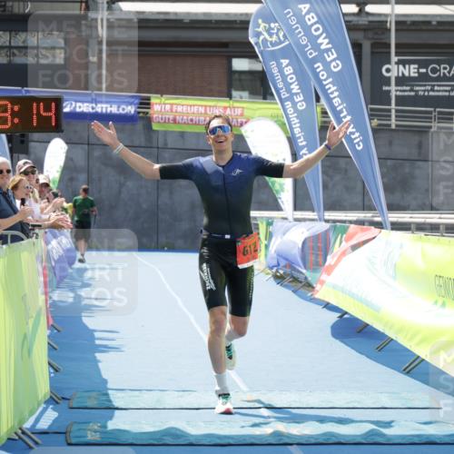 10.08.2025 - GEWOBA Citytriathlon Bremen H.Heesch http://msf.ph/oto/8552787 10.08.2025 13:33:17 Ziel 612 meine-sportfotos.de