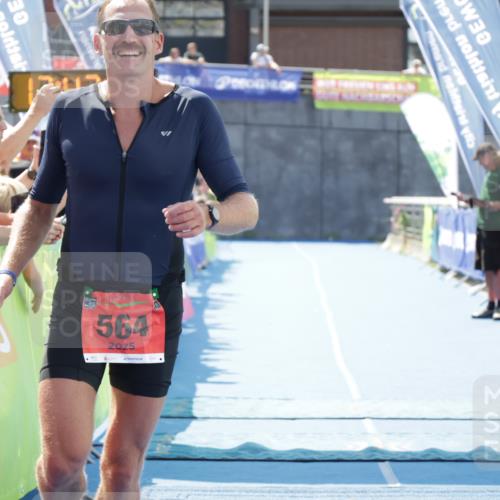 10.08.2025 - GEWOBA Citytriathlon Bremen H.Heesch http://msf.ph/oto/8552952 10.08.2025 13:43:37 Ziel 564 meine-sportfotos.de