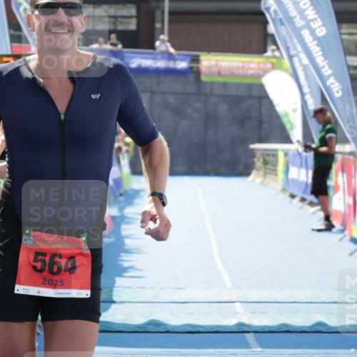 10.08.2025 - GEWOBA Citytriathlon Bremen H.Heesch http://msf.ph/oto/8552953 10.08.2025 13:43:37 Ziel 564 meine-sportfotos.de