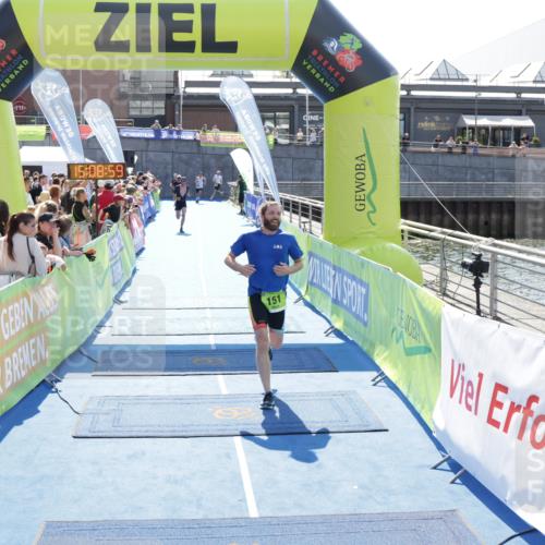 10.08.2025 - GEWOBA Citytriathlon Bremen H.Heesch http://msf.ph/oto/8552969 10.08.2025 15:09:03 Ziel 2, 12, 151 meine-sportfotos.de