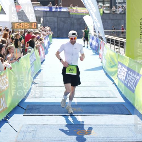 10.08.2025 - GEWOBA Citytriathlon Bremen H.Heesch http://msf.ph/oto/8553014 10.08.2025 15:09:14 Ziel 26, 42, 44, 104 meine-sportfotos.de