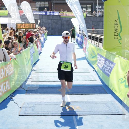 10.08.2025 - GEWOBA Citytriathlon Bremen H.Heesch http://msf.ph/oto/8553016 10.08.2025 15:09:15 Ziel 26, 42, 44, 104 meine-sportfotos.de