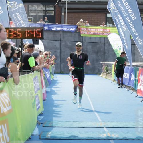 10.08.2025 - GEWOBA Citytriathlon Bremen H.Heesch http://msf.ph/oto/8553017 10.08.2025 13:51:49 Ziel 695 meine-sportfotos.de