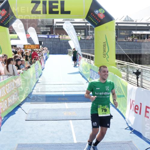 10.08.2025 - GEWOBA Citytriathlon Bremen H.Heesch http://msf.ph/oto/8553055 10.08.2025 15:09:33 Ziel 79 meine-sportfotos.de