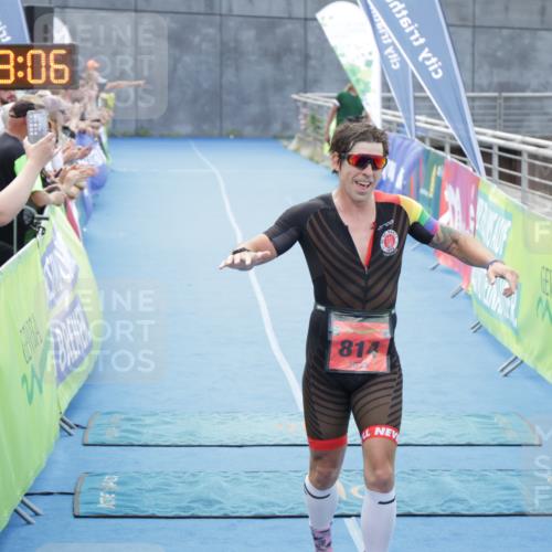 10.08.2025 - GEWOBA Citytriathlon Bremen H.Heesch http://msf.ph/oto/8553075 10.08.2025 13:53:09 Ziel 814 meine-sportfotos.de