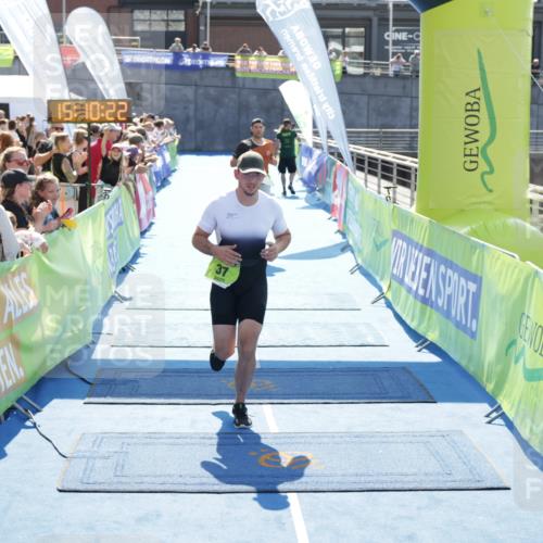 10.08.2025 - GEWOBA Citytriathlon Bremen H.Heesch http://msf.ph/oto/8553125 10.08.2025 15:10:26 Ziel 37, 148, 264, 287 meine-sportfotos.de