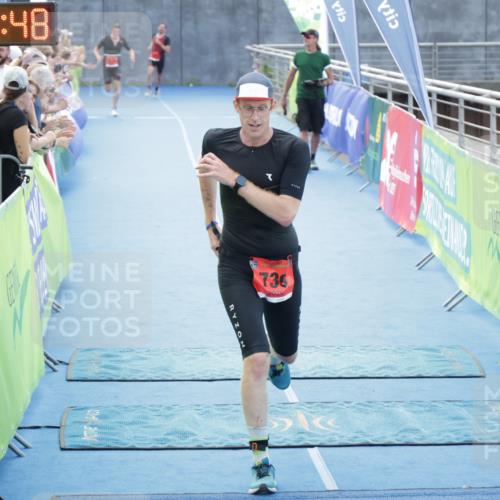 10.08.2025 - GEWOBA Citytriathlon Bremen H.Heesch http://msf.ph/oto/8553160 10.08.2025 13:54:51 Ziel 739 meine-sportfotos.de