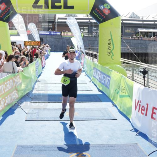 10.08.2025 - GEWOBA Citytriathlon Bremen H.Heesch http://msf.ph/oto/8553161 10.08.2025 15:10:27 Ziel 37, 148, 264, 287 meine-sportfotos.de