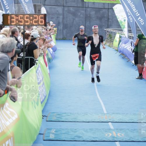 10.08.2025 - GEWOBA Citytriathlon Bremen H.Heesch http://msf.ph/oto/8553180 10.08.2025 13:55:30 Ziel 579, 694 meine-sportfotos.de
