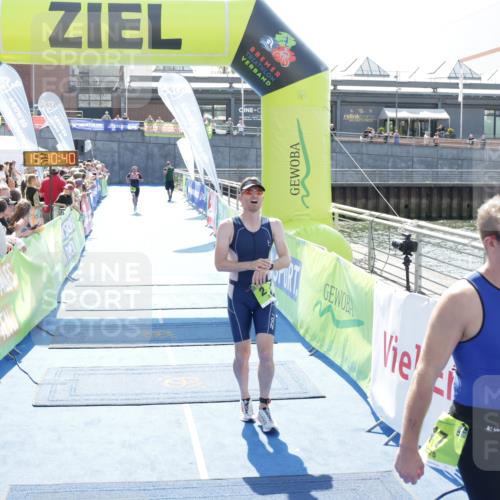 10.08.2025 - GEWOBA Citytriathlon Bremen H.Heesch http://msf.ph/oto/8553183 10.08.2025 15:10:44 Ziel 17, 261, 304 meine-sportfotos.de