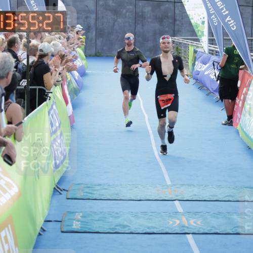 10.08.2025 - GEWOBA Citytriathlon Bremen H.Heesch http://msf.ph/oto/8553184 10.08.2025 13:55:30 Ziel 579, 694 meine-sportfotos.de