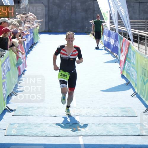 10.08.2025 - GEWOBA Citytriathlon Bremen H.Heesch http://msf.ph/oto/8553191 10.08.2025 15:10:48 Ziel 261, 304 meine-sportfotos.de