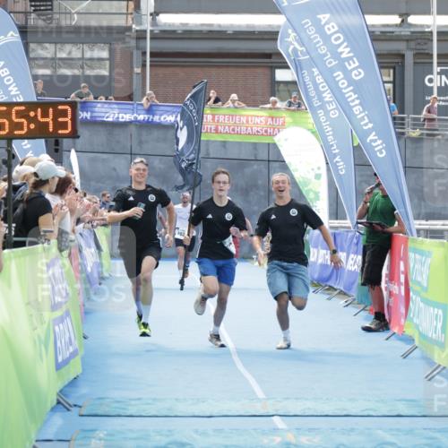 10.08.2025 - GEWOBA Citytriathlon Bremen H.Heesch http://msf.ph/oto/8553201 10.08.2025 13:55:47 Ziel 1022 meine-sportfotos.de