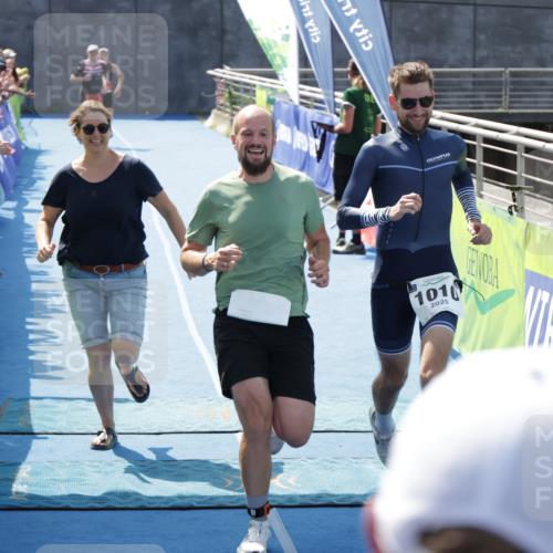 10.08.2025 - GEWOBA Citytriathlon Bremen H.Heesch http://msf.ph/oto/8553240 10.08.2025 13:56:17 Ziel 1010 meine-sportfotos.de