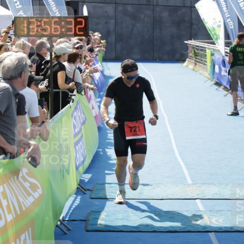 10.08.2025 - GEWOBA Citytriathlon Bremen H.Heesch http://msf.ph/oto/8553260 10.08.2025 13:56:36 Ziel 721 meine-sportfotos.de
