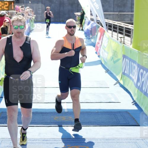 10.08.2025 - GEWOBA Citytriathlon Bremen H.Heesch http://msf.ph/oto/8553310 10.08.2025 15:12:24 Ziel 97, 243 meine-sportfotos.de