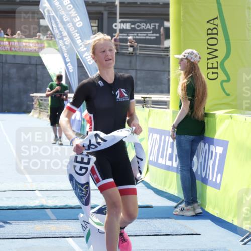 10.08.2025 - GEWOBA Citytriathlon Bremen H.Heesch http://msf.ph/oto/8553396 10.08.2025 13:58:23 Ziel 916 meine-sportfotos.de