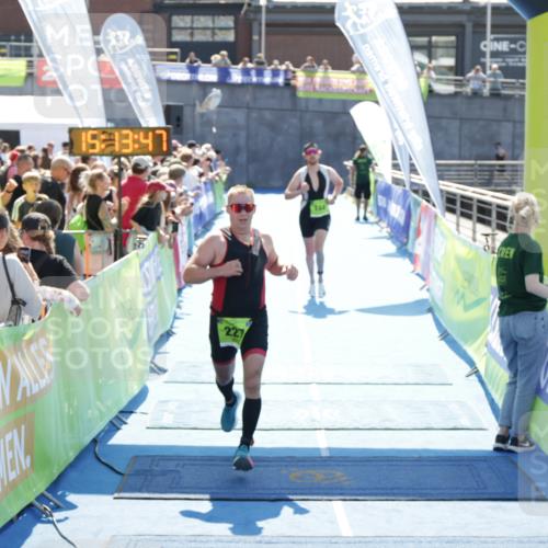 10.08.2025 - GEWOBA Citytriathlon Bremen H.Heesch http://msf.ph/oto/8553507 10.08.2025 15:13:51 Ziel 62, 144, 146, 227, 255 meine-sportfotos.de