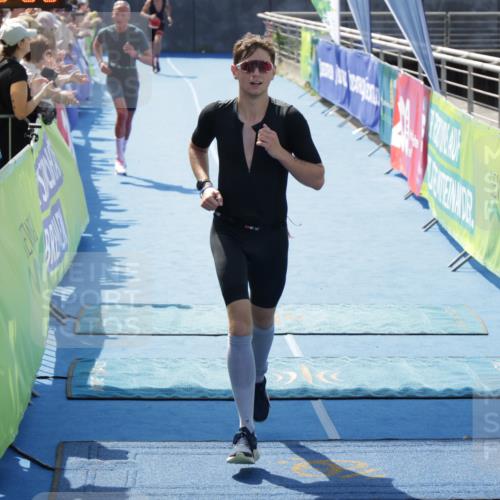 10.08.2025 - GEWOBA Citytriathlon Bremen H.Heesch http://msf.ph/oto/8553515 10.08.2025 13:59:28 Ziel 650, 855 meine-sportfotos.de