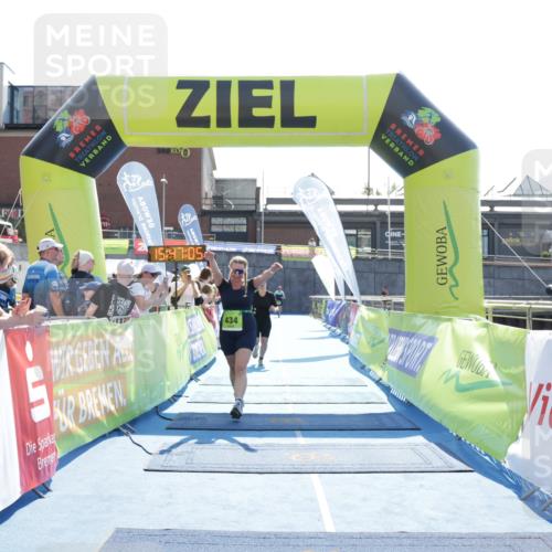 10.08.2025 - GEWOBA Citytriathlon Bremen H.Heesch http://msf.ph/oto/8553578 10.08.2025 15:47:09 Ziel 434, 437 meine-sportfotos.de