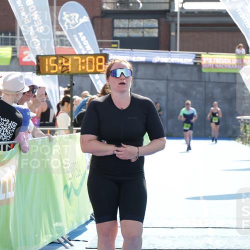 10.08.2025 - GEWOBA Citytriathlon Bremen H.Heesch http://msf.ph/oto/8553593 10.08.2025 15:47:12 Ziel 434, 437 meine-sportfotos.de