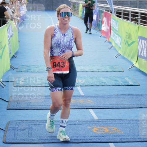 10.08.2025 - GEWOBA Citytriathlon Bremen H.Heesch http://msf.ph/oto/8553601 10.08.2025 14:00:40 Ziel 641, 943 meine-sportfotos.de