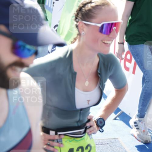 10.08.2025 - GEWOBA Citytriathlon Bremen H.Heesch http://msf.ph/oto/8553616 10.08.2025 15:14:14 Ziel 77, 432 meine-sportfotos.de