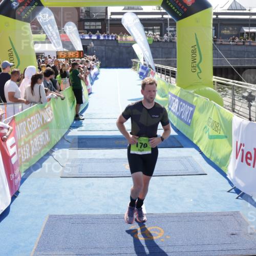 10.08.2025 - GEWOBA Citytriathlon Bremen H.Heesch http://msf.ph/oto/8553640 10.08.2025 15:14:35 Ziel 170 meine-sportfotos.de