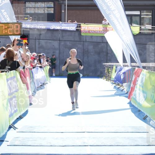 10.08.2025 - GEWOBA Citytriathlon Bremen H.Heesch http://msf.ph/oto/8553649 10.08.2025 15:47:32 Ziel 354 meine-sportfotos.de