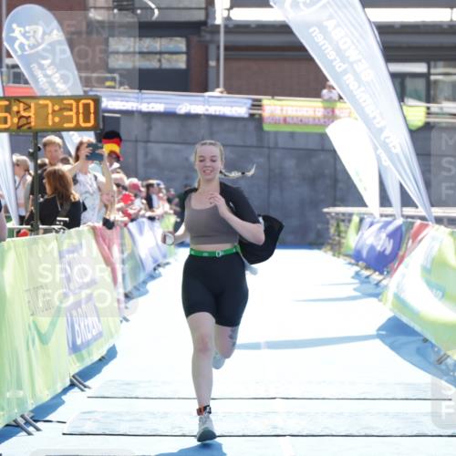 10.08.2025 - GEWOBA Citytriathlon Bremen H.Heesch http://msf.ph/oto/8553663 10.08.2025 15:47:34 Ziel 354 meine-sportfotos.de