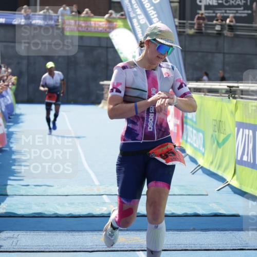 10.08.2025 - GEWOBA Citytriathlon Bremen H.Heesch http://msf.ph/oto/8553705 10.08.2025 14:01:55 Ziel 680, 889, 907, 951 meine-sportfotos.de