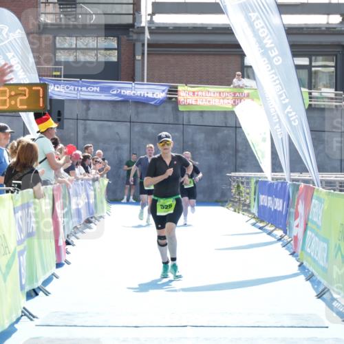 10.08.2025 - GEWOBA Citytriathlon Bremen H.Heesch http://msf.ph/oto/8553738 10.08.2025 15:48:31 Ziel  meine-sportfotos.de