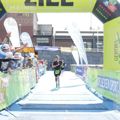 10.08.2025 - GEWOBA Citytriathlon Bremen H.Heesch http://msf.ph/oto/8553773 10.08.2025 15:48:32 Ziel  meine-sportfotos.de