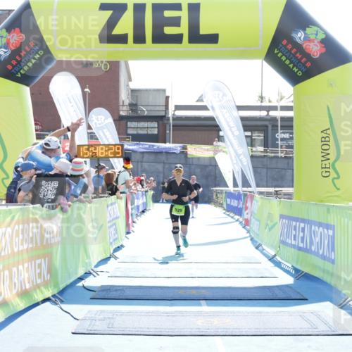10.08.2025 - GEWOBA Citytriathlon Bremen H.Heesch http://msf.ph/oto/8553780 10.08.2025 15:48:33 Ziel 355 meine-sportfotos.de