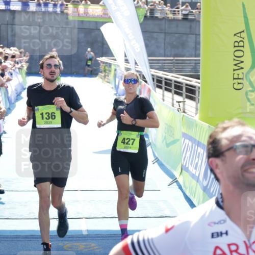 10.08.2025 - GEWOBA Citytriathlon Bremen H.Heesch http://msf.ph/oto/8553782 10.08.2025 15:15:35 Ziel 46, 68, 136, 217, 229, 427 meine-sportfotos.de