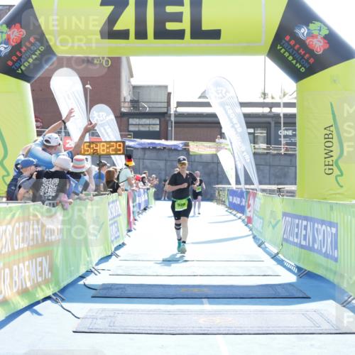 10.08.2025 - GEWOBA Citytriathlon Bremen H.Heesch http://msf.ph/oto/8553790 10.08.2025 15:48:33 Ziel 355 meine-sportfotos.de