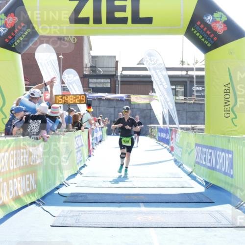 10.08.2025 - GEWOBA Citytriathlon Bremen H.Heesch http://msf.ph/oto/8553802 10.08.2025 15:48:33 Ziel 355 meine-sportfotos.de