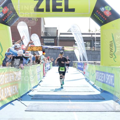 10.08.2025 - GEWOBA Citytriathlon Bremen H.Heesch http://msf.ph/oto/8553809 10.08.2025 15:48:33 Ziel 355 meine-sportfotos.de
